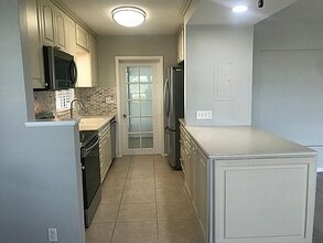 2237 NE Center Cir in Jensen Beach, FL - Foto de edificio - Building Photo