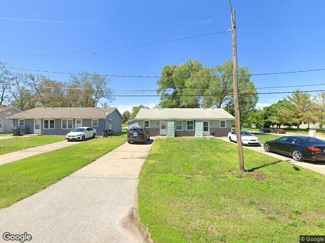 property at 922 E Railroad Ave