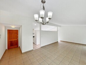 3585 Dorchester Dr in San Diego, CA - Building Photo - Building Photo