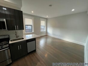 11 Queensberry St in Boston, MA - Building Photo - Building Photo