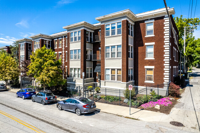 Berkeley Apartments in Kansas City, MO - Building Photo - Building Photo