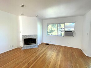 110 N Marshall Ct in Los Angeles, CA - Building Photo - Building Photo
