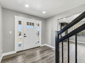 14512 S 2585 W in Bluffdale, UT - Foto de edificio - Building Photo