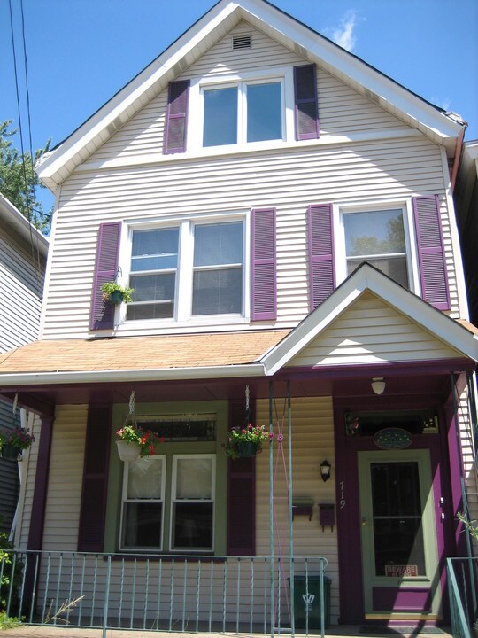 719 Savannah Ave, Unit Apt. 2 in Pittsburgh, PA - Building Photo