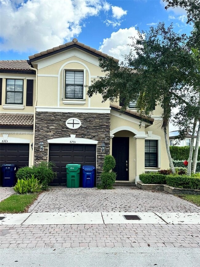 8755 NW 116th Ct in Doral, FL - Building Photo - Building Photo