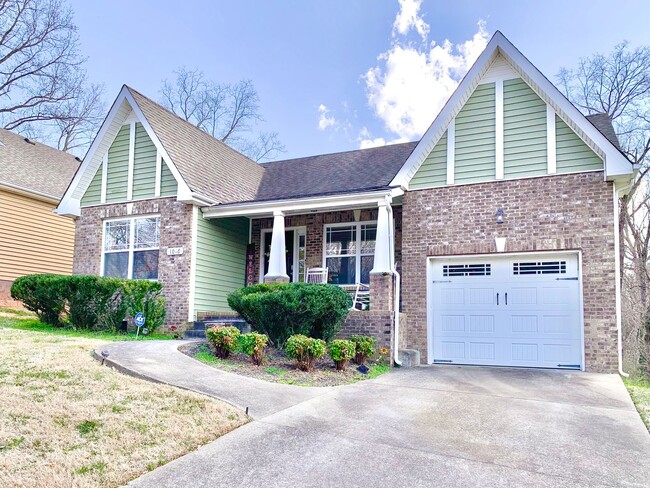 1016 Sunset Dr in Clarksville, TN - Building Photo - Building Photo
