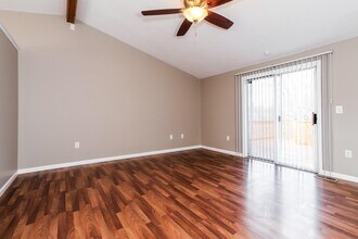 4784 Orangeburg Dr in Columbus, OH - Foto de edificio - Building Photo