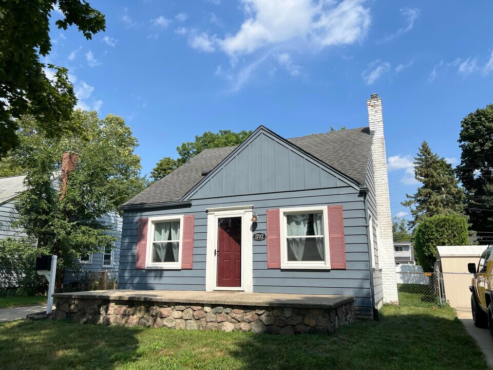 1702 N Alexander Ave in Royal Oak, MI - Foto de edificio