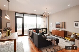 2503 N Milwaukee Ave in Chicago, IL - Building Photo - Building Photo