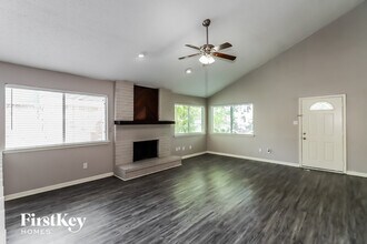 13830 Walnut Hollow Ln in Houston, TX - Building Photo - Building Photo