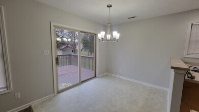 398 Deer Park Way in Mount Washington, KY - Building Photo - Building Photo