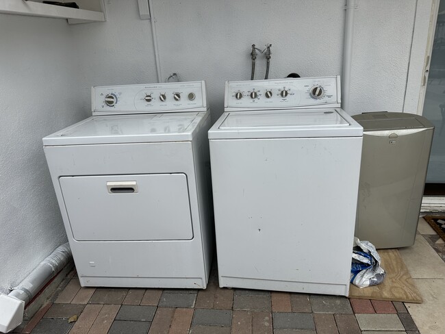 property at 2212 Gramercy Ave