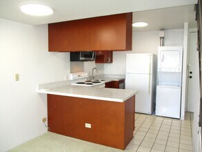 739 Hausten St in Honolulu, HI - Building Photo - Building Photo