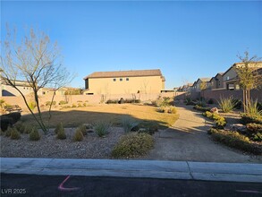 5409 White Butterfly St in Las Vegas, NV - Building Photo - Building Photo