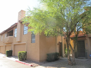5640 E Bell Rd in Scottsdale, AZ - Building Photo - Building Photo