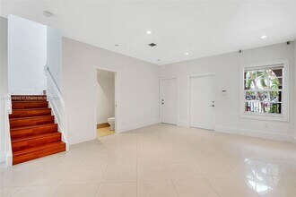 9329 SW 221st St in Cutler Bay, FL - Building Photo - Building Photo