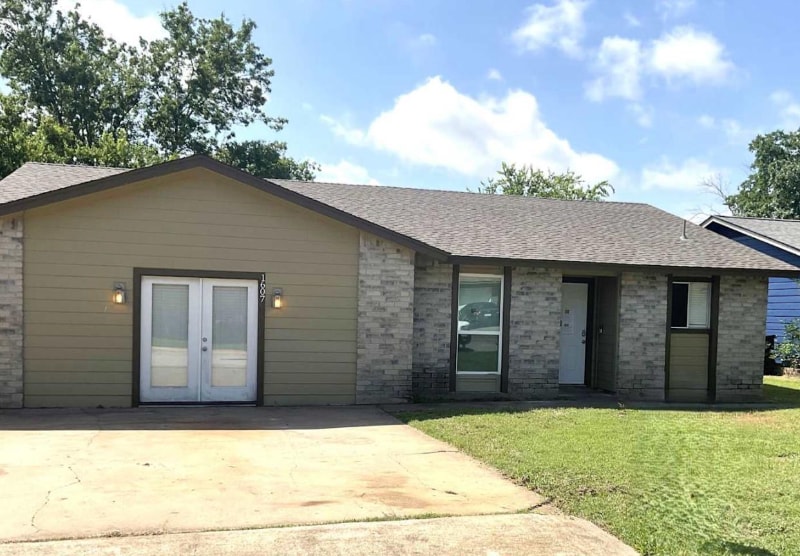 2370 Chisholm Trail Rd in Round Rock, TX - Building Photo