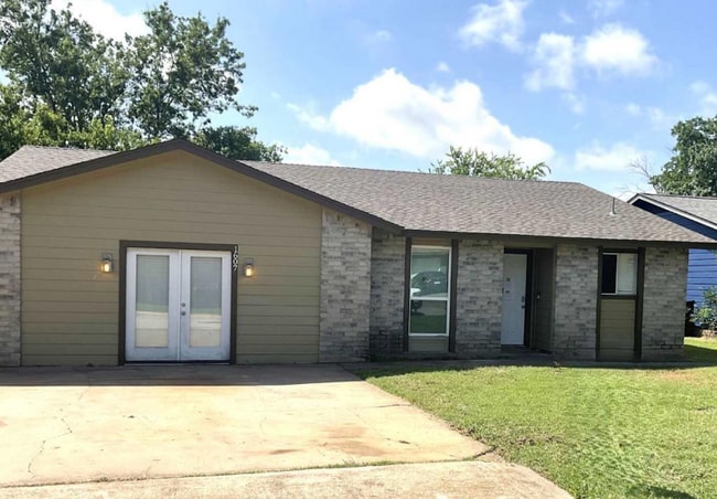 property at 2370 Chisholm Trail Rd