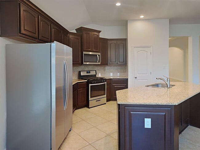 2515 Pioneer Oaks Dr in Fresno, TX - Building Photo - Building Photo