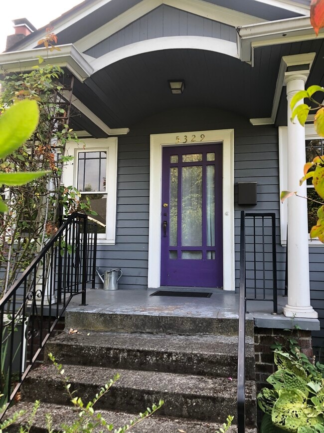 5329 9th Ave NE in Seattle, WA - Building Photo - Building Photo