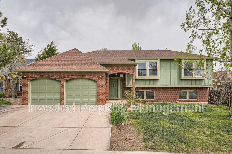 11757 W Crestline Dr in Littleton, CO - Building Photo