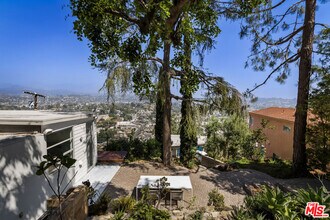 631 Cross Ave in Los Angeles, CA - Building Photo - Building Photo