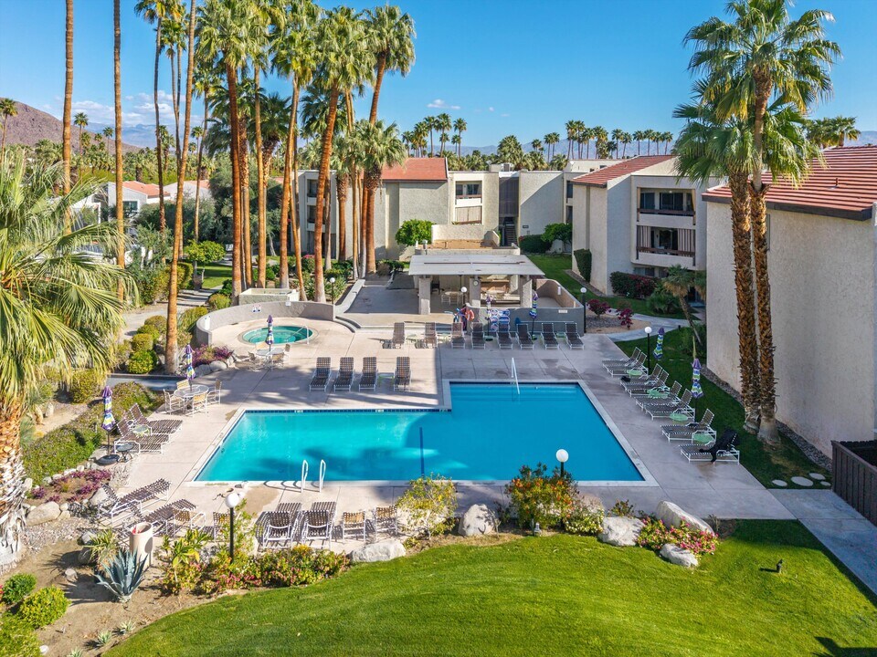 1490 S Camino Real, Unit 208 in Palm Springs, CA - Building Photo