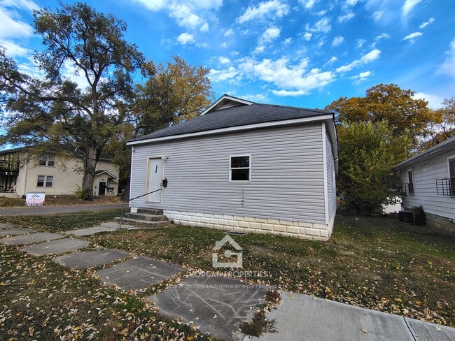 property at 2304 Hendricks St