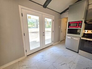 651 Ynestra Dr in Mobile, AL - Foto de edificio - Building Photo