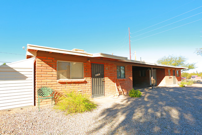 1725 West Wetmore Road Apartments in Tucson, AZ - Foto de edificio - Building Photo