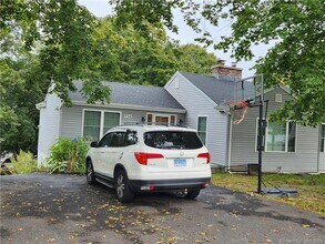 994 Bunker Hill Ave in Waterbury, CT - Building Photo - Building Photo