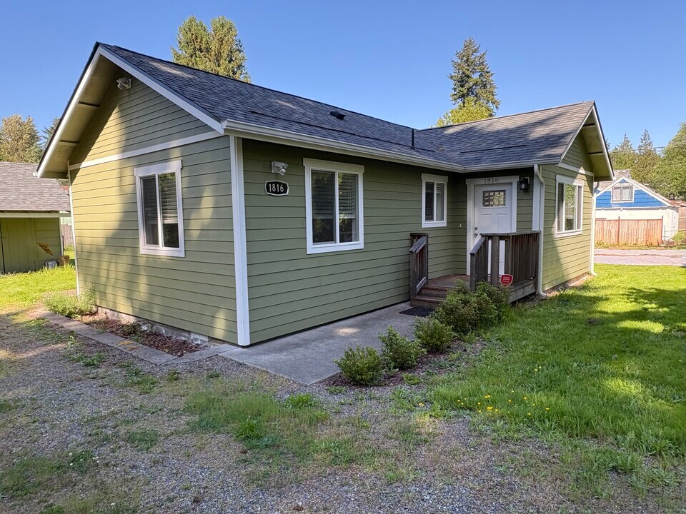 1816 Scammell Ave NW in Olympia, WA - Building Photo