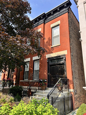2024 N Clifton Ave in Chicago, IL - Building Photo