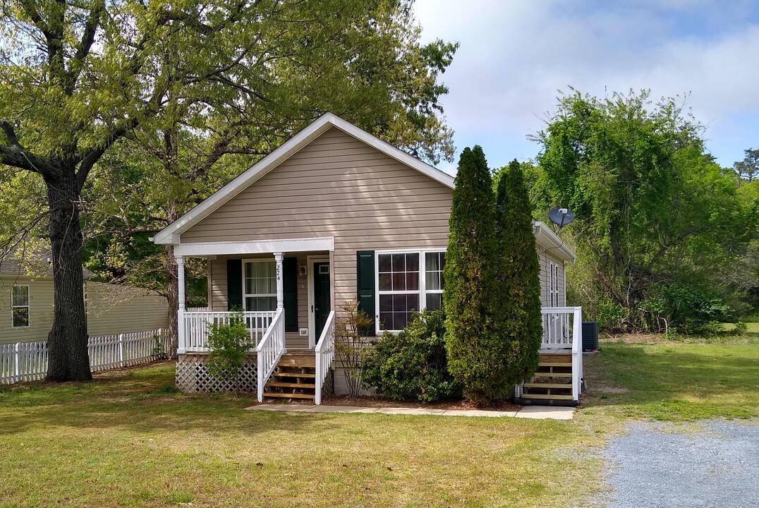 224 Brooklyn Ave in Federalsburg, MD - Foto de edificio
