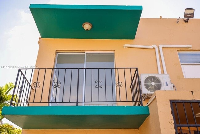 3050 NW 21st Ave, Unit 9