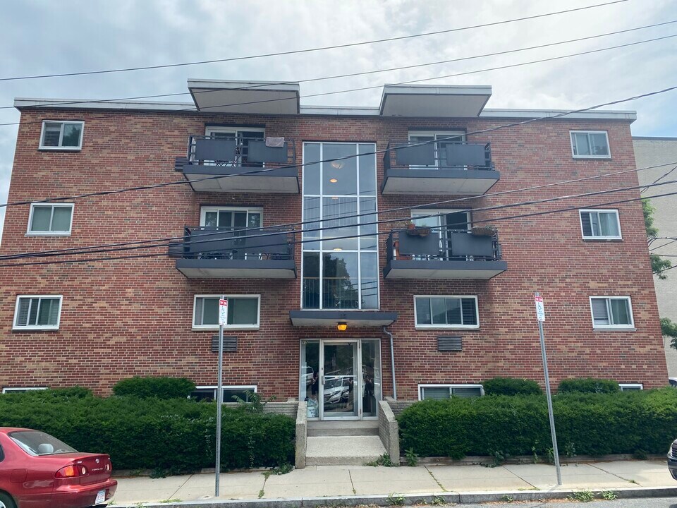 15 Euston Rd, Unit 4 in Boston, MA - Building Photo