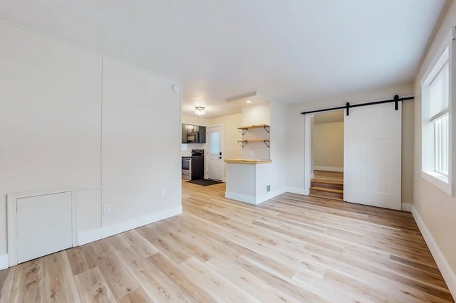 1015 12th St NW, Unit 2