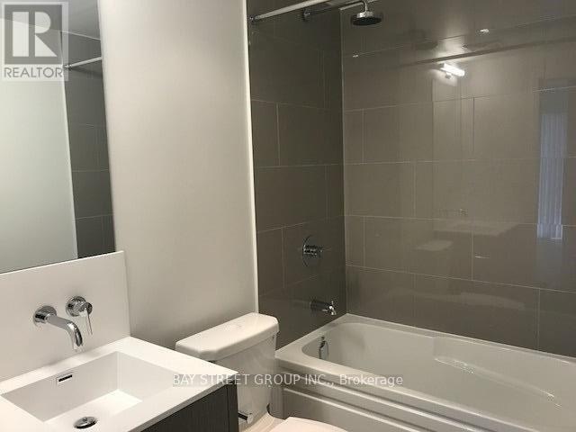 88 Harbour St in Toronto, ON - Building Photo - Building Photo