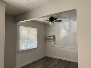 6434 Shirley Ave in Reseda, CA - Building Photo - Interior Photo