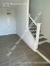 542 W Mahogany Ln in Clovis, CA - Building Photo - Building Photo