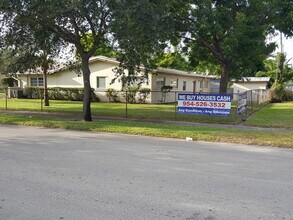1700 NW 27TH TERRACE in Fort Lauderdale, FL - Building Photo - Building Photo