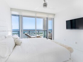 6799 Collins Ave, Unit 704 in Miami Beach, FL - Building Photo