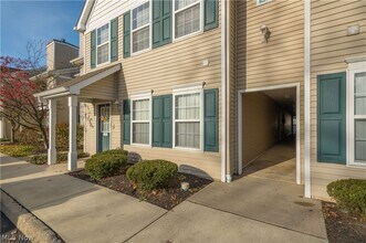 28340 Center Ridge Rd in Westlake, OH - Foto de edificio - Building Photo