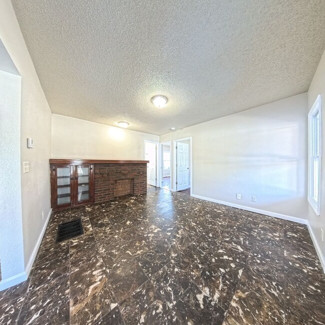 1905 23rd St in Des Moines, IA - Building Photo - Building Photo