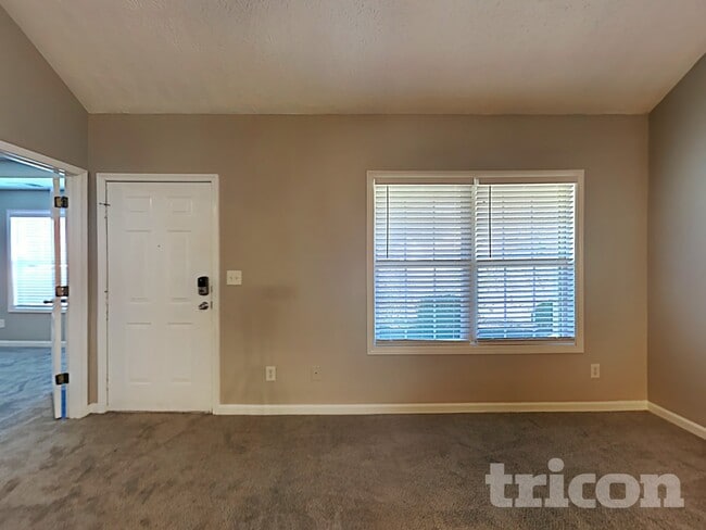 1009 Butterfly Cove Way in Locust Grove, GA - Foto de edificio - Building Photo