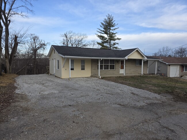 3125 Phils Dr in High Ridge, MO - Foto de edificio - Building Photo