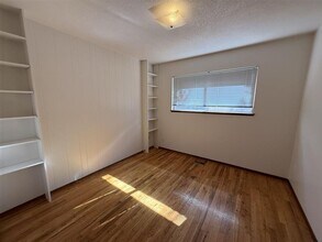 18755 NW Vale St in Portland, OR - Building Photo - Building Photo