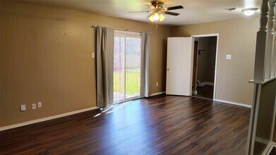 8610 Valley S Dr in Houston, TX - Building Photo - Building Photo