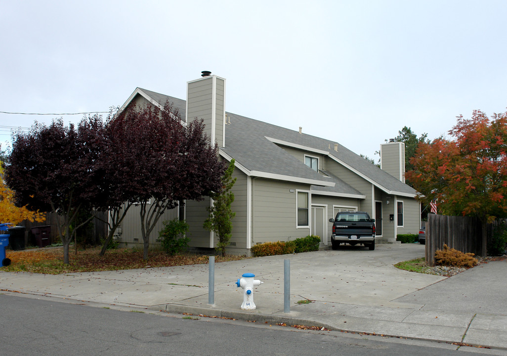 1125 Butte Ct in Santa Rosa, CA - Building Photo