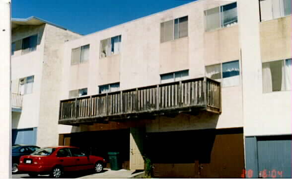 384 Susie Way in South San Francisco, CA - Building Photo